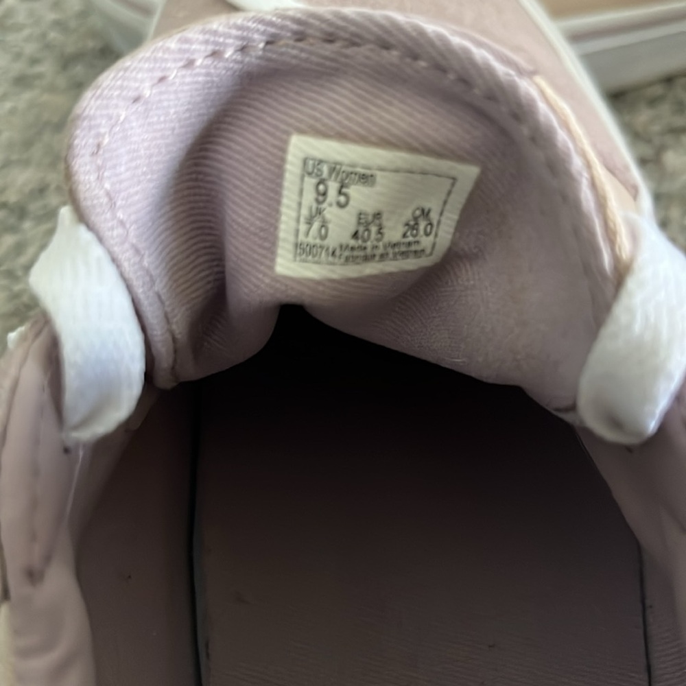 Woman’s Vans - Picture 3 of 4